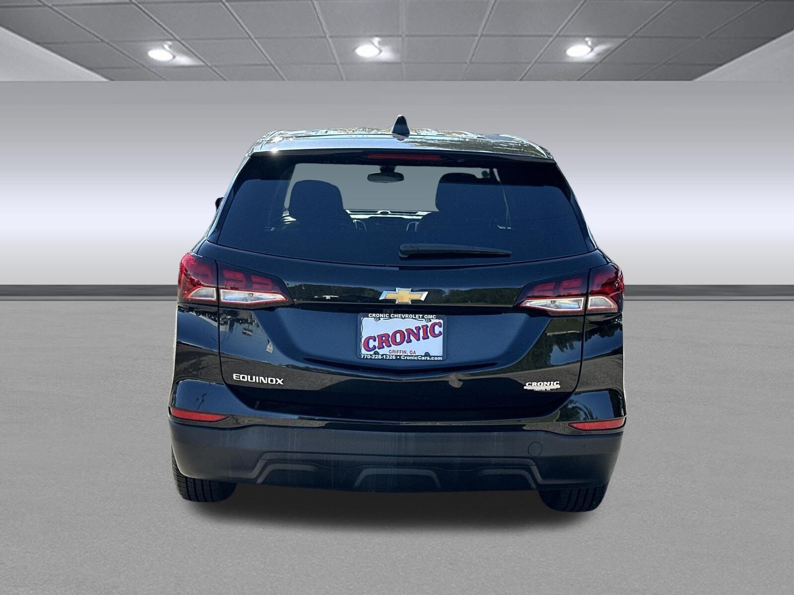 Used 2023 Chevrolet Equinox LS w/ LS Convenience Package FWD image 4