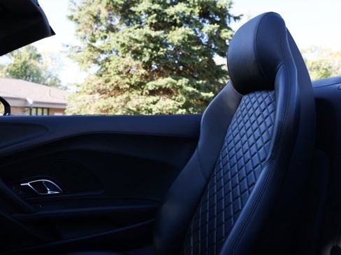 Used 2018 Audi R8 V10 plus image 11