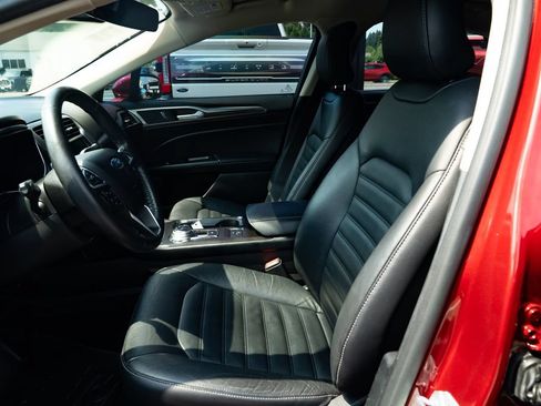 Used 2017 Ford Fusion Energi SE FWD image 18