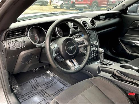 Certified 2022 Ford Mustang Coupe image 12