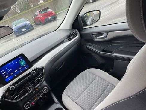 Certified 2021 Ford Escape SE w/ SE Sport Appearance Package image 23