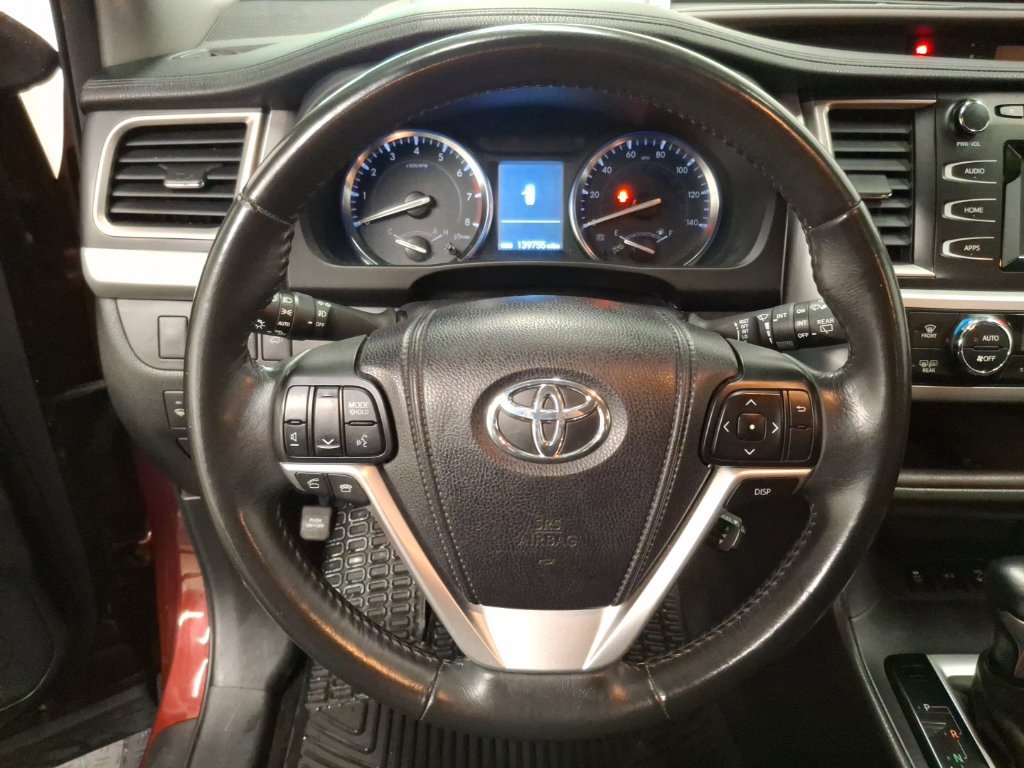 Used 2014 Toyota Highlander Plus AWD/4WD image 19