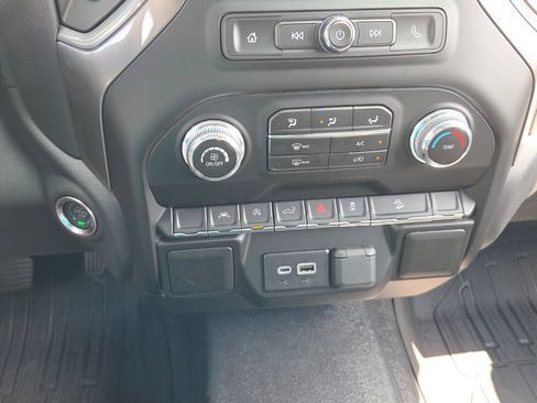 Used 2026 GMC Sierra 1500 Pro w/ Pro Value Package AWD/4WD image 19