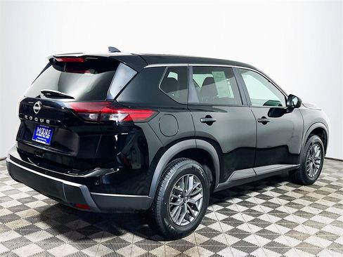 Used 2024 Nissan Rogue S image 8