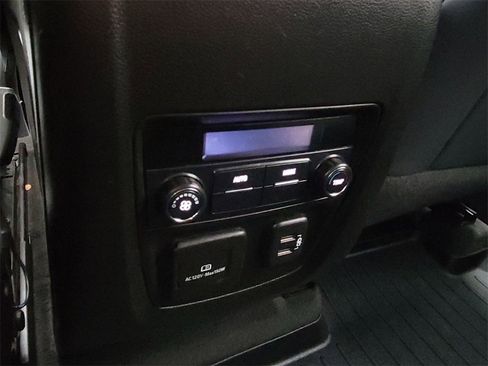 Used 2018 Buick Enclave Essence image 22