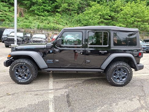Certified 2023 Jeep Wrangler Unlimited w/ Convenience Group AWD/4WD image 4