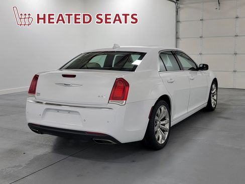 Used 2019 Chrysler 300 Touring L w/ Quick Order Package 22F image 9