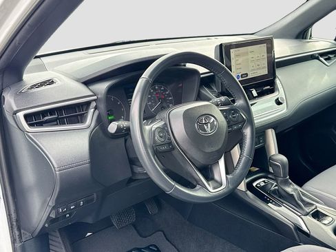 Used 2023 Toyota Corolla Cross SE image 20