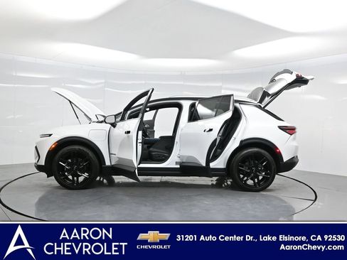 New 2026 Chevrolet Equinox EV LT image 40