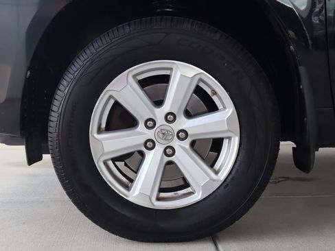 Used 2010 Toyota Highlander SE AWD/4WD image 5