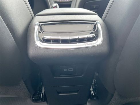 Used 2021 Cadillac XT6 Premium Luxury image 21