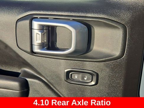 New 2025 Jeep Gladiator Sport image 22