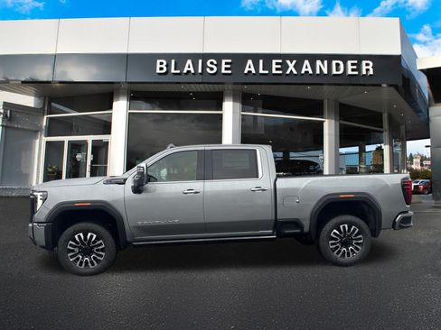 New 2026 GMC Sierra 2500 Denali Ultimate AWD/4WD image 7