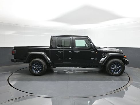 New 2026 Jeep Gladiator Sport AWD/4WD image 11