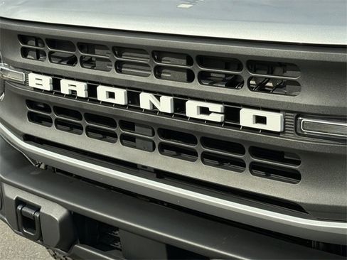 Used 2023 Ford Bronco Black Diamond image 16