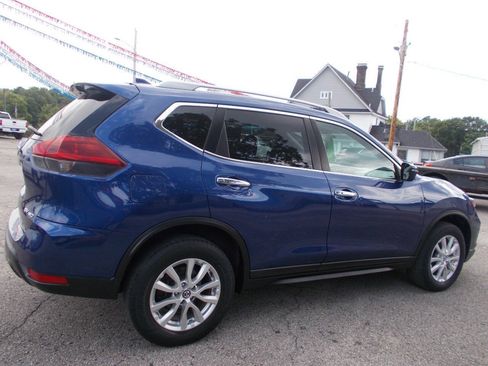 Used 2018 Nissan Rogue SV AWD/4WD image 3