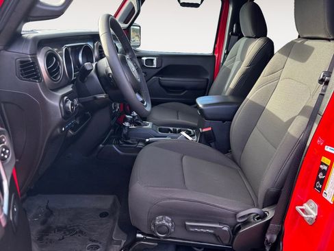 Used 2023 Jeep Wrangler Unlimited image 16