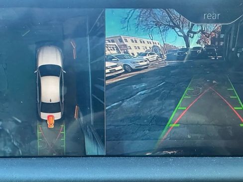 Used 2019 BMW 750i xDrive w/ Executive Package image 19