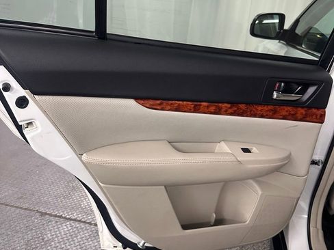 Used 2012 Subaru Outback 2.5i Limited image 25