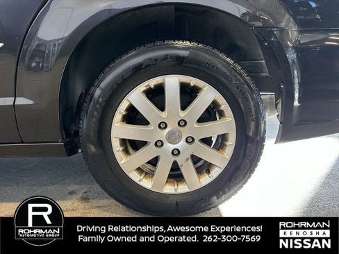 Used 2014 Chrysler Town & Country Touring image 5