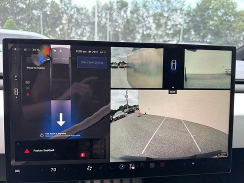 Used 2024 Tesla Cybertruck AWD Crew Cab image 20