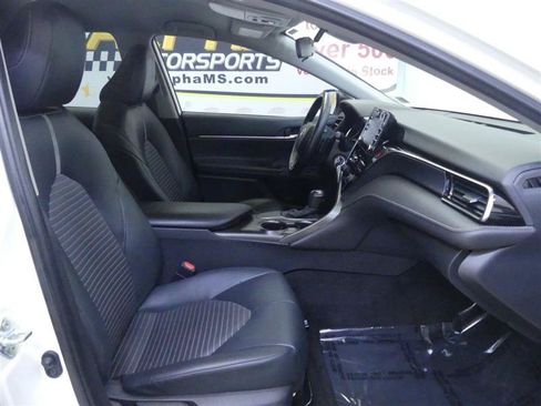 Used 2021 Toyota Camry SE FWD image 7
