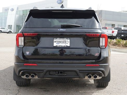 Used 2025 Ford Explorer ST image 5