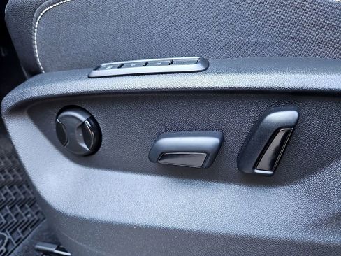 Certified 2025 Volkswagen Atlas SEL image 30