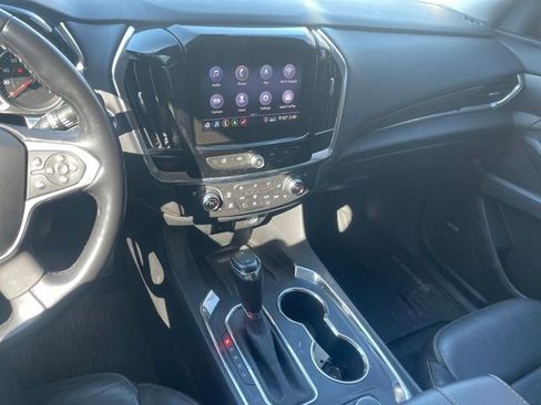 Used 2020 Chevrolet Traverse Premier FWD image 17