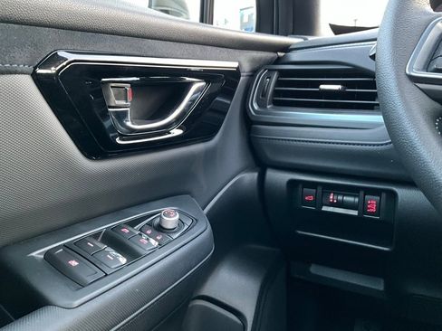 Certified 2025 Subaru Forester Limited image 23