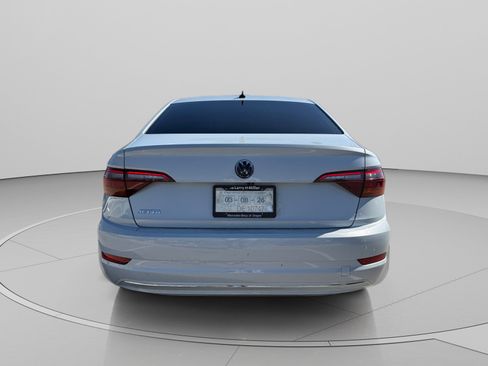 Used 2019 Volkswagen Jetta SE w/ Cold Weather Package image 4