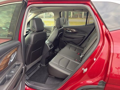 Used 2019 GMC Terrain Denali w/ Advanced Safety Package image 15