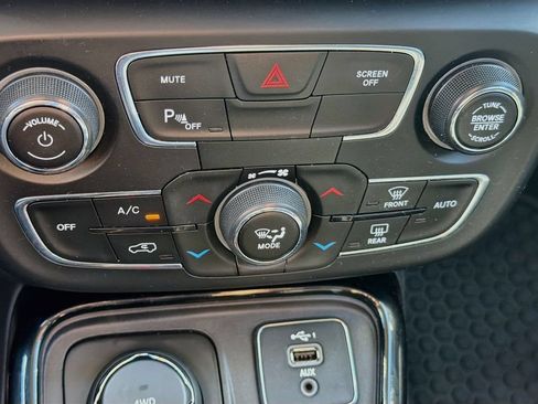 Used 2020 Jeep Compass Latitude AWD/4WD image 15