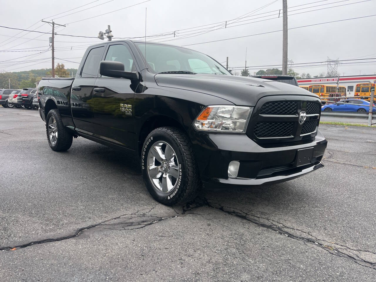 Used 2019 RAM 1500 Express w/ Express Value Package AWD/4WD image 4