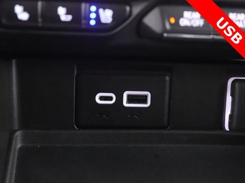 Used 2023 GMC Yukon SLT w/ SLT Premium Package AWD/4WD image 27