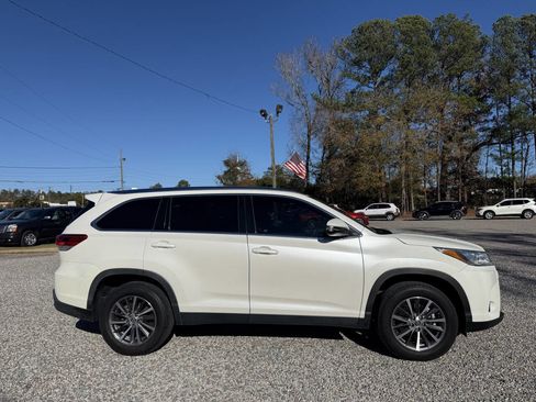 Used 2019 Toyota Highlander SE image 35