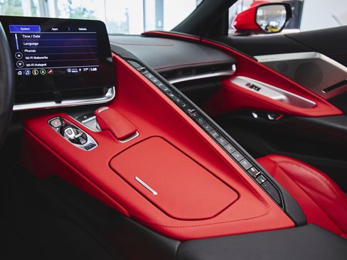 Used 2021 Chevrolet Corvette Stingray Preferred Cpe w/ 2LT image 25