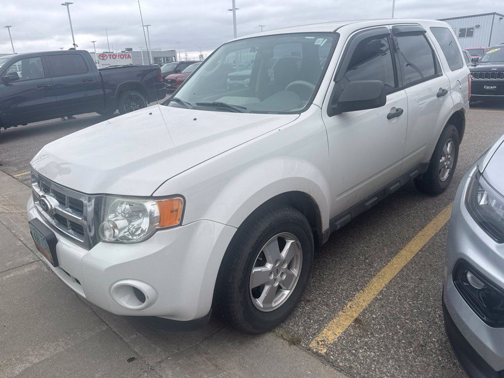 Used 2011 Ford Escape XLS w/ 101A Rapid Spec Order Code FWD image 2