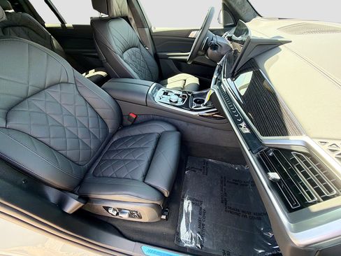 New 2027 BMW X7 xDrive40i w/ Executive Package AWD/4WD image 16