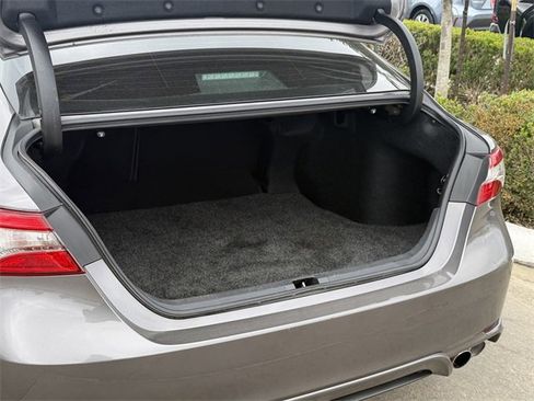 Used 2018 Toyota Camry SE w/ Convenience Package image 23