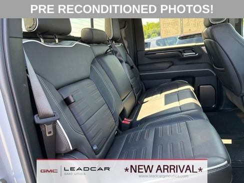 Used 2025 GMC Sierra 2500 AT4X AWD/4WD image 15