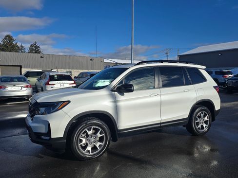 Used 2022 Honda Passport TrailSport image 3