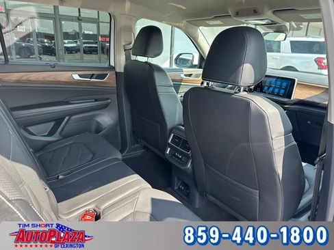 Used 2025 Volkswagen Atlas SE AWD/4WD image 42