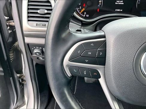 Used 2021 Jeep Grand Cherokee Laredo X AWD/4WD image 16