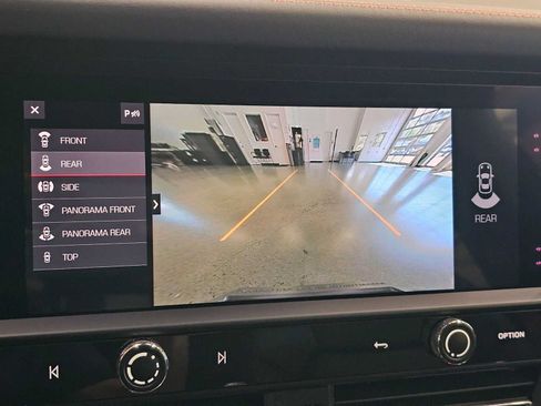 Used 2023 Porsche Macan AWD/4WD image 24