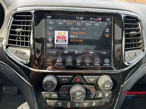 Used 2020 Jeep Grand Cherokee Overland image 20