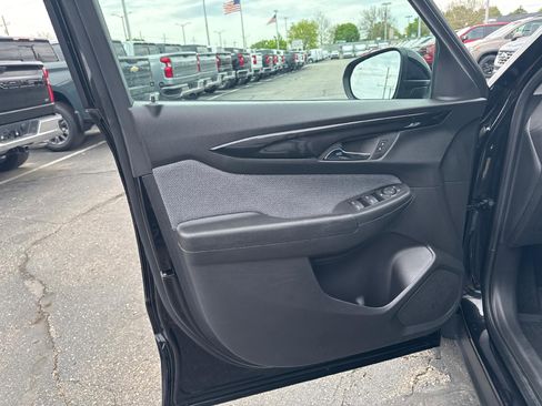 Used 2025 Chevrolet TrailBlazer LT w/ LT Cold Weather Package FWD image 10