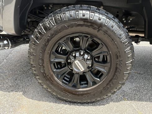 Used 2022 Ford F350 Platinum w/ Tremor Off-Road Package AWD/4WD image 18