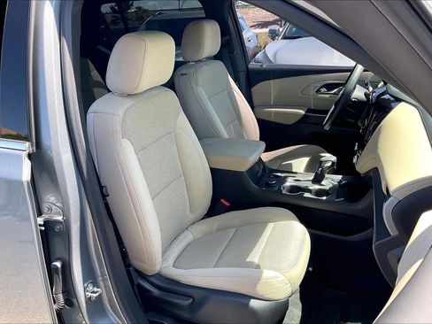 Used 2023 Chevrolet Traverse LS w/ Safety Package image 8
