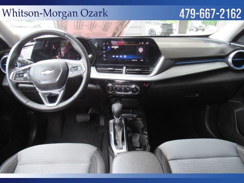 Used 2024 Chevrolet Trax LT w/ Driver Confidence Package FWD image 29